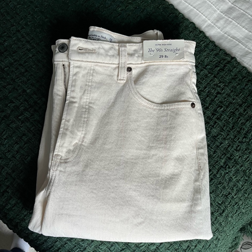 Abercrombie The 90s Straight Jeans | Size 8s